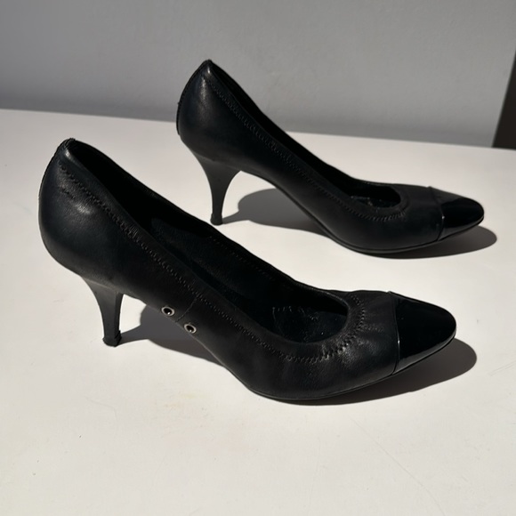 PRADA SOFT BLACK LEATHER SMALL HEEL PUMP PATENT POINT SIZE 8 GREAT CONDITION - Picture 2 of 5